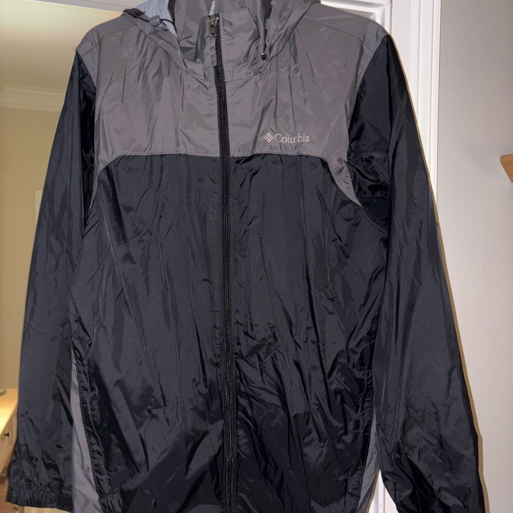 Columbia Men's Two-Tone Windbreaker